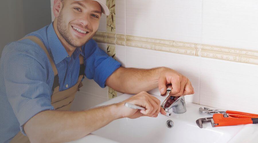 Handle or spout repair in Dardanelle, AR